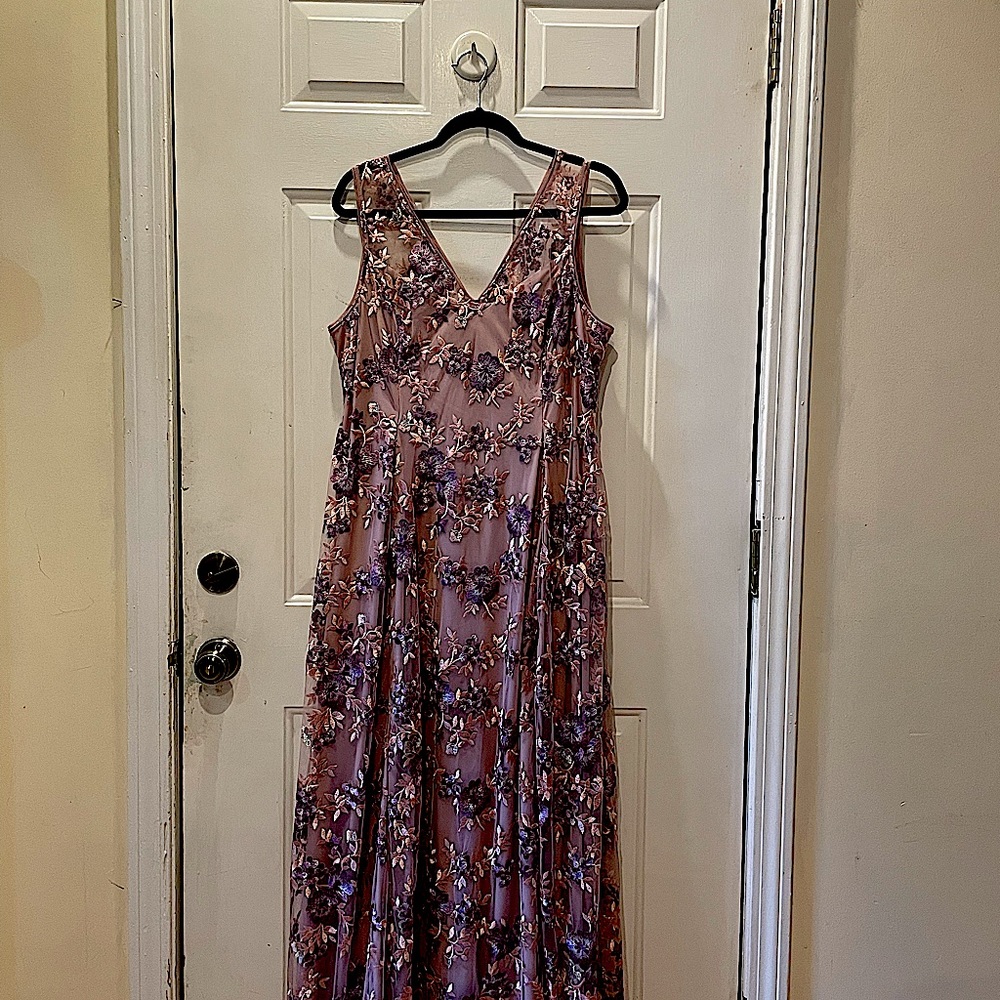 Like New! Stunning Formal, Wedding Guest,MOB,MOG Full length gown size 16